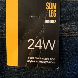 Style&Co Women's Plus Sizes Slim Leg NWT SIZE 24W